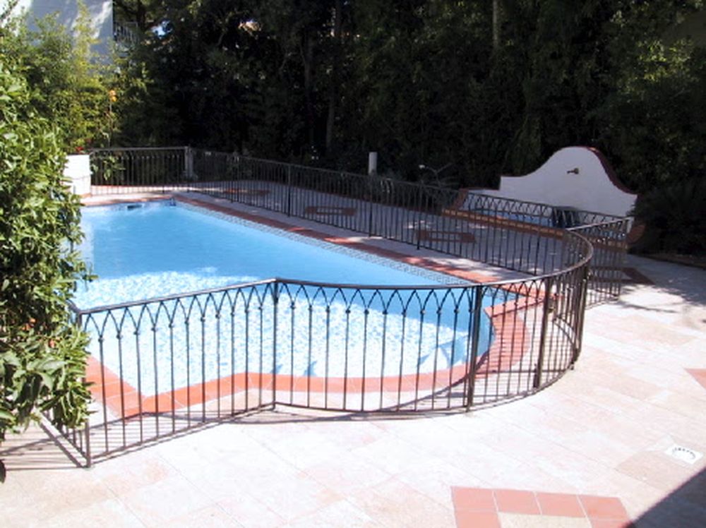 Garde-corps pour piscine